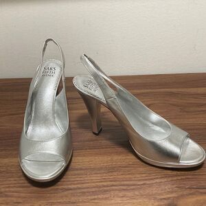 Saks Fifth Avenue Metallic Silver Slingback Platform Sandal with Peep Toe Size 7